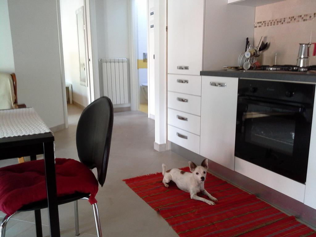 Casa Vacanze The Flea'S Home Fondi Phòng bức ảnh